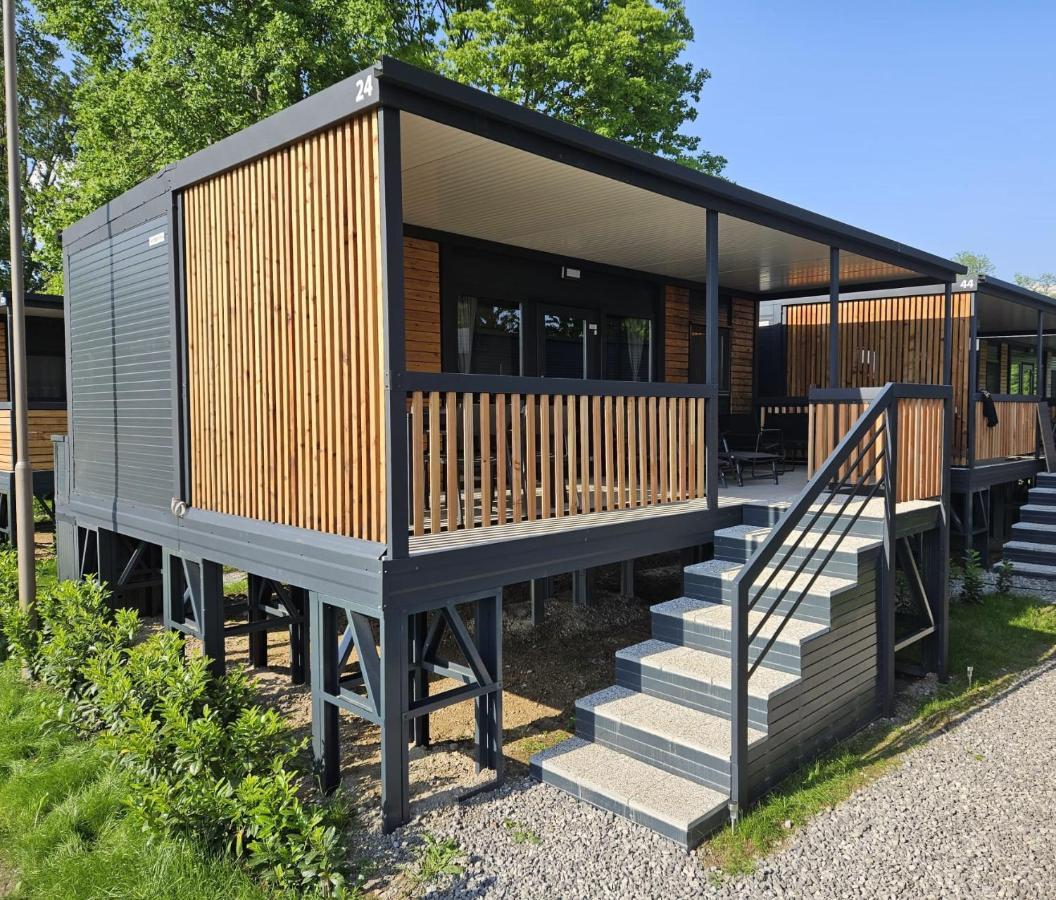 Big Berry Kolpa - Merryberry Mobile House Metlika Exterior photo